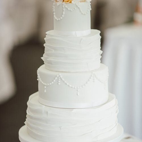 5 Wedding Cake Trends That Will Be All the Rage in 2020